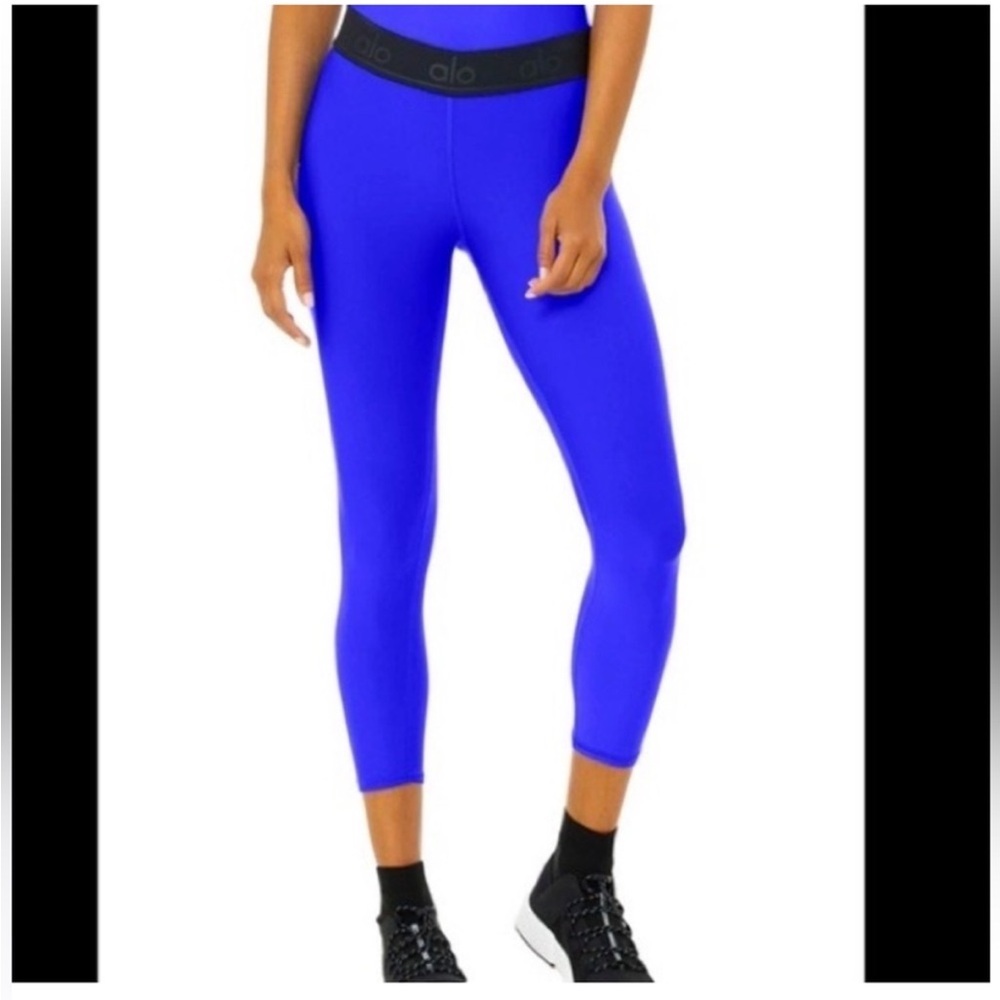 Cobalt blue Alo Yoga Airlift cropped leggings - size Small